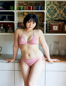第一次爱的人免费观看电视剧-男人和美女亲吻